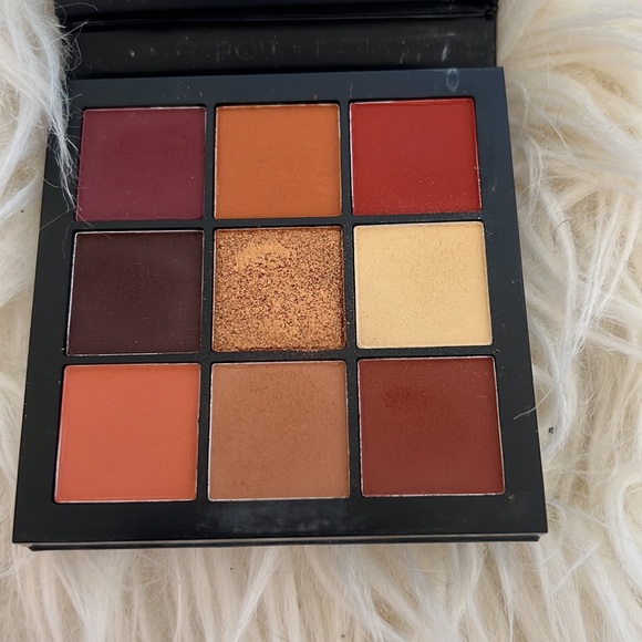 huda beauty eye shadow palette